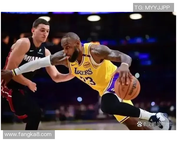 湖人对阵热火第四场精彩比分回顾与赛况分析 湖人对阵热火第四场精彩比分回顾与赛况分析